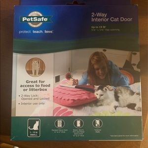 🐾NIB Petsafe plastic 2 way interior cat door 
For s